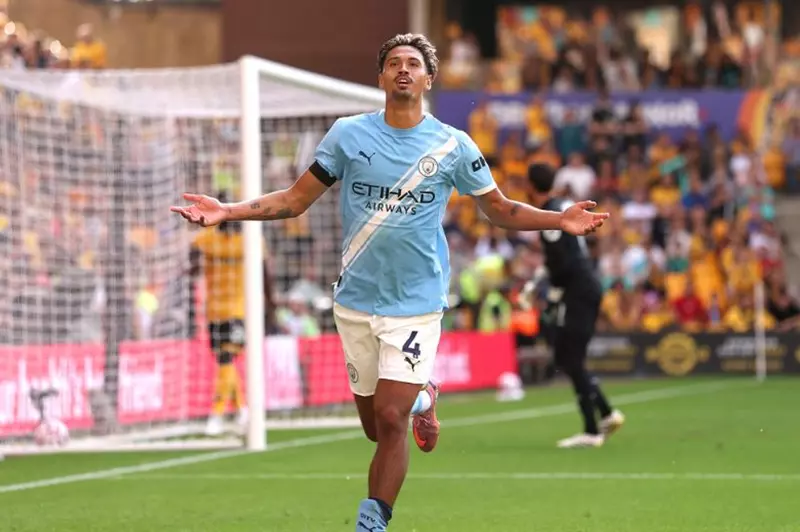 تيجاني رايندرز لاعب مانشستر سيتي